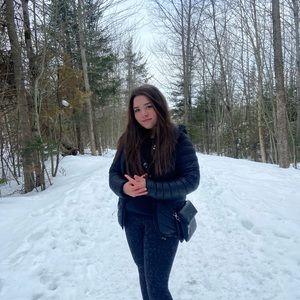 Meet your Posher, Juliette